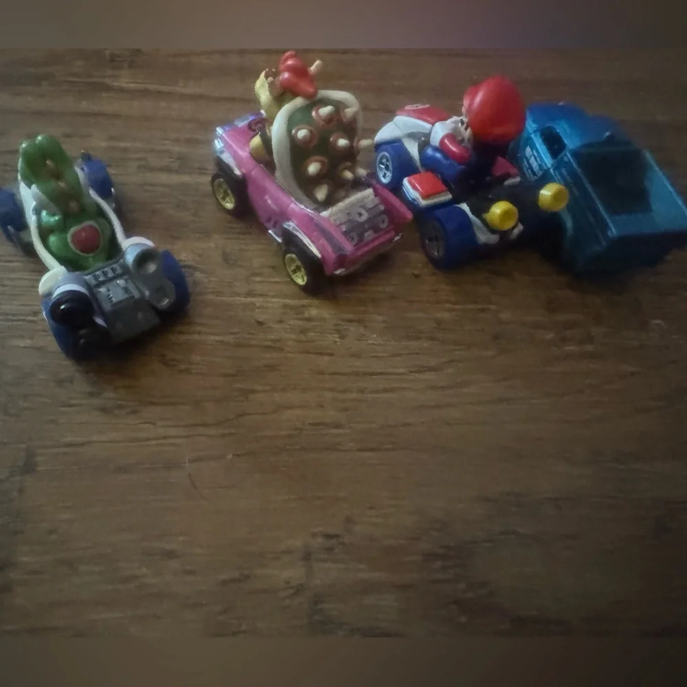Mario matchbox hotwheels cars Yoshi & Bowser